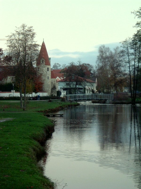 Umzug von Abensberg nach Zypern per Container: Abensberg Maderturm – Foto: H. Helmlechner, Public domain, via Wikimedia Commons Umzug von Abensberg nach Zypern per Container: Abensberg Maderturm