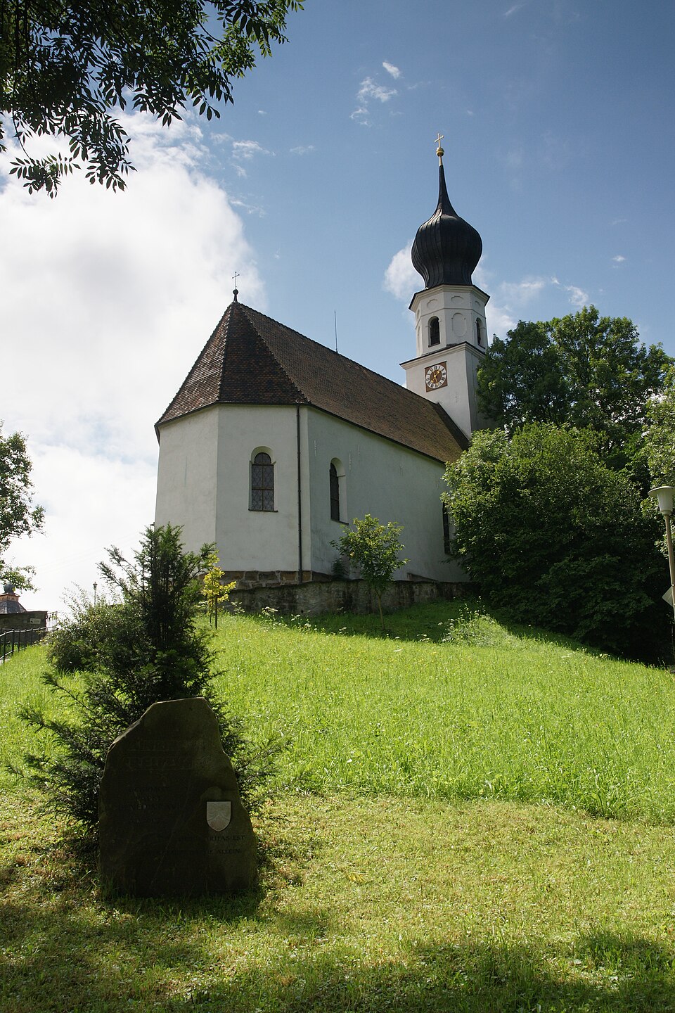 Umzug von Ainring nach Zypern per Container: Church st laurentius ainring bavaria germany – Foto: Springm, CC BY-SA 3.0, via Wikimedia Commons Umzug von Ainring nach Zypern per Container: Church st laurentius ainring bavaria germany