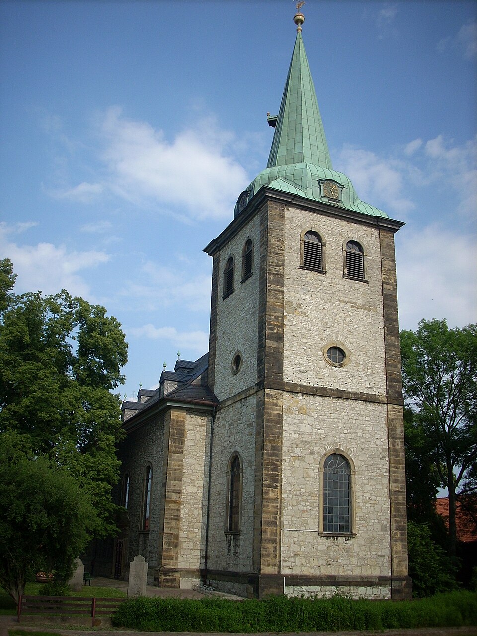 Umzug von Algermissen nach Zypern per Palette: Algermissen St Matthaeus West