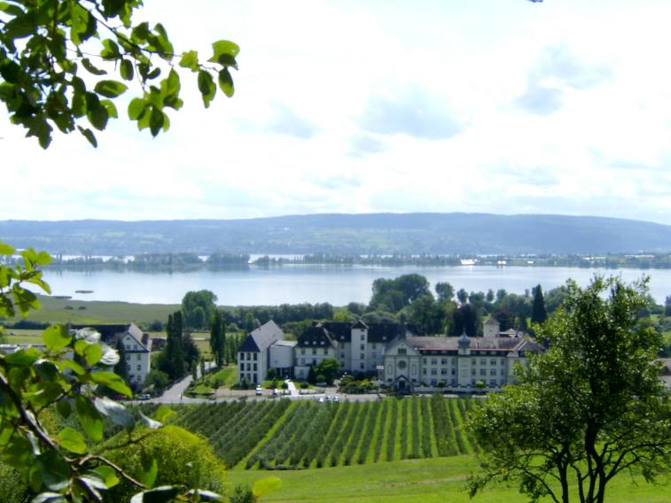 Umzug von Allensbach nach Zypern per Container: Stadtansicht Allensbach – Foto: The original uploader was Tungsten at German Wikipedia., CC BY-SA 3.0, via Wikimedia Commons Umzug von Allensbach nach Zypern per Container: Stadtansicht Allensbach