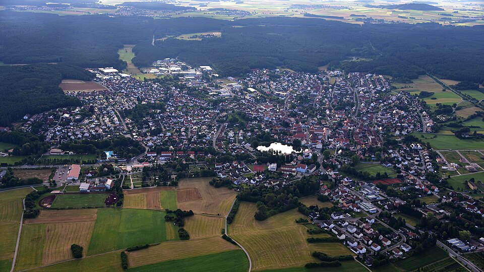 Umzug von Allersberg nach Zypern per Container: Stadtansicht Allersberg – Foto: Wolkenkratzer, CC BY-SA 4.0, via Wikimedia Commons Umzug von Allersberg nach Zypern per Container: Stadtansicht Allersberg