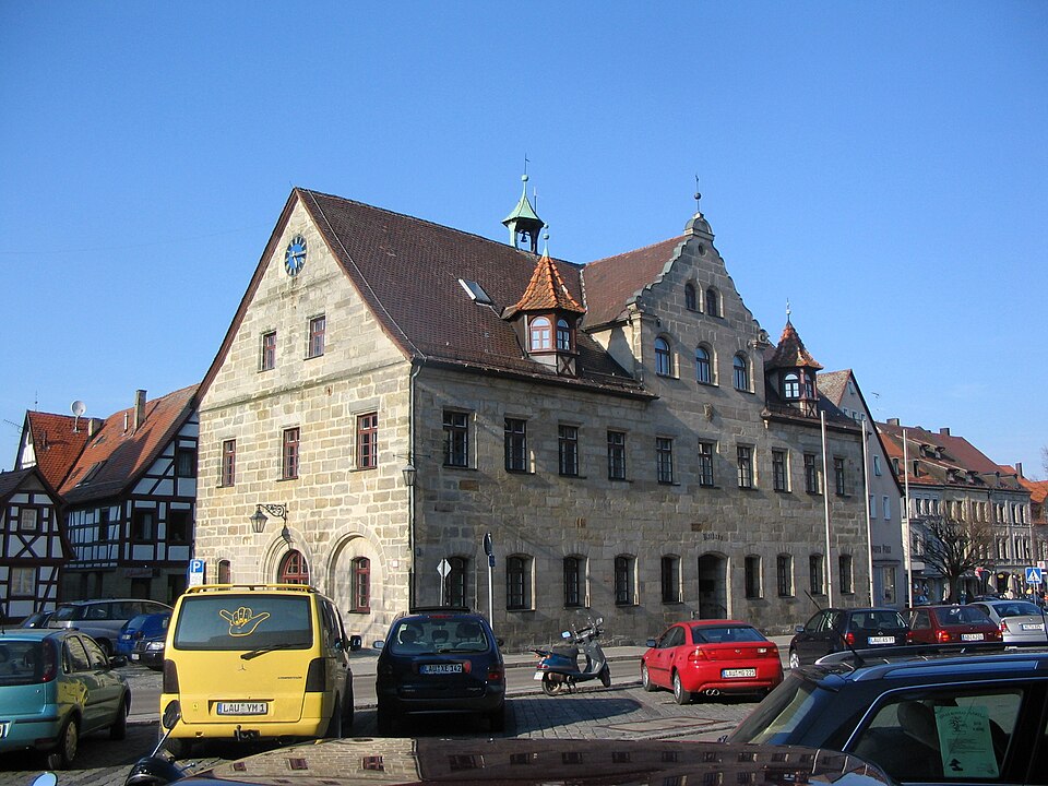 Umzug von Altdorf bei Nürnberg nach Zypern per Container: City hall Altdorf by Nuremberg in Altdorf bei Nürnberg – Foto: Jarlhelm, CC BY-SA 3.0, via Wikimedia Commons Umzug von Altdorf bei Nürnberg nach Zypern per Container: City hall Altdorf by Nuremberg in Altdorf bei Nürnberg