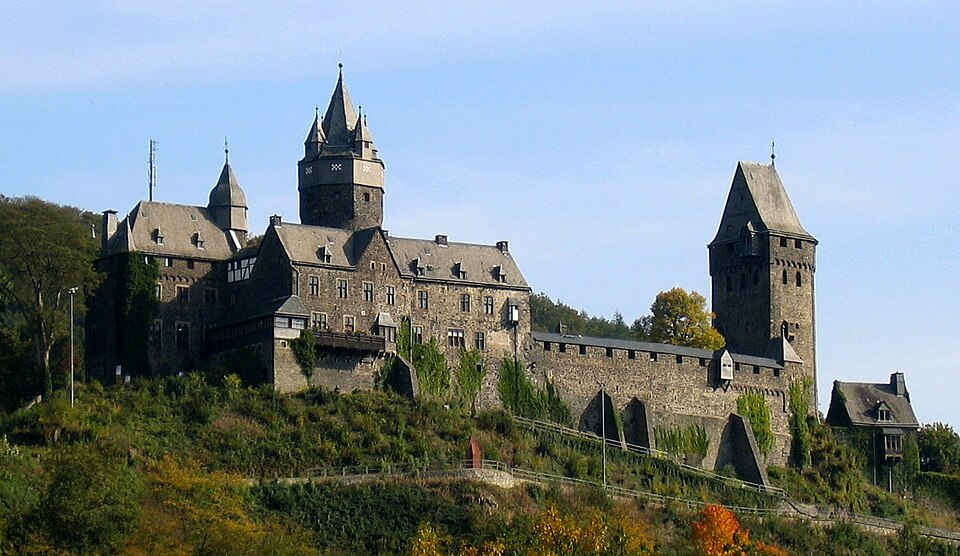 Umzug von Altena nach Zypern per Container: Altena Asio – Foto: Asio otus, CC BY-SA 3.0, via Wikimedia Commons Umzug von Altena nach Zypern per Container: Altena Asio