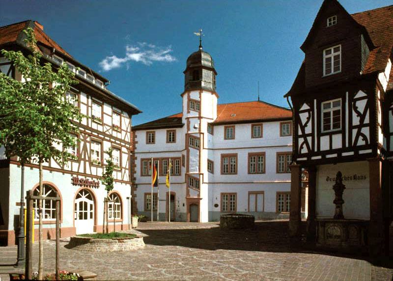 Umzug von Alzey nach Zypern per Container: Stadtansicht Alzey – Foto: Serie1, CC BY-SA 2.5, via Wikimedia Commons Umzug von Alzey nach Zypern per Container: Stadtansicht Alzey