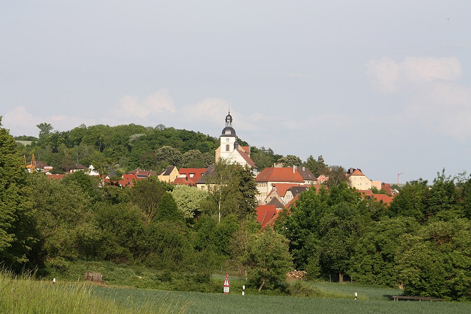 Umzug von Arnstein nach Zypern per Container: Stadtansicht Arnstein – Foto: Ammerseer, CC BY-SA 3.0, via Wikimedia Commons Umzug von Arnstein nach Zypern per Container: Stadtansicht Arnstein