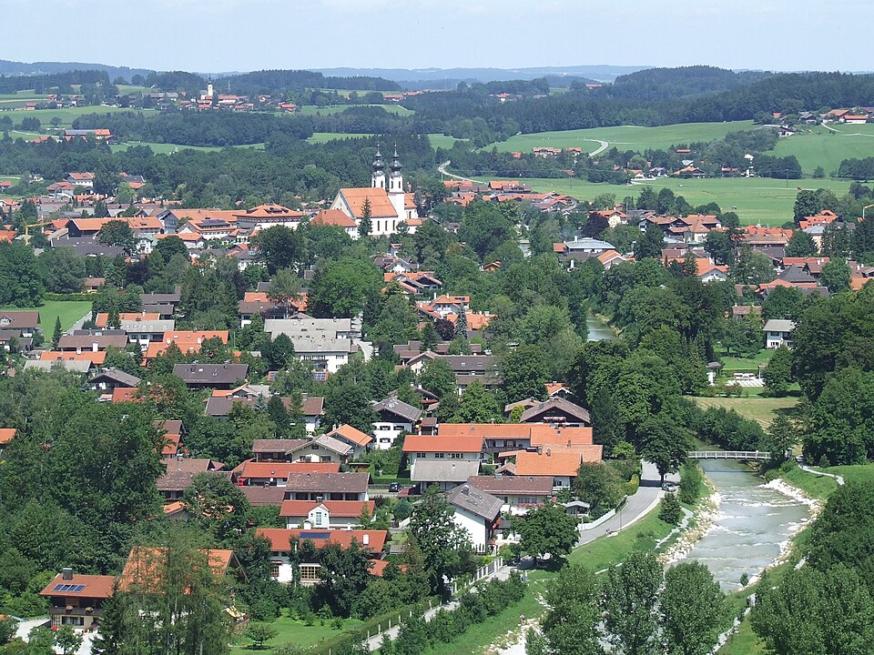 Umzug von Aschau im Chiemgau nach Zypern per Palette: Stadtansicht Aschau im Chiemgau
