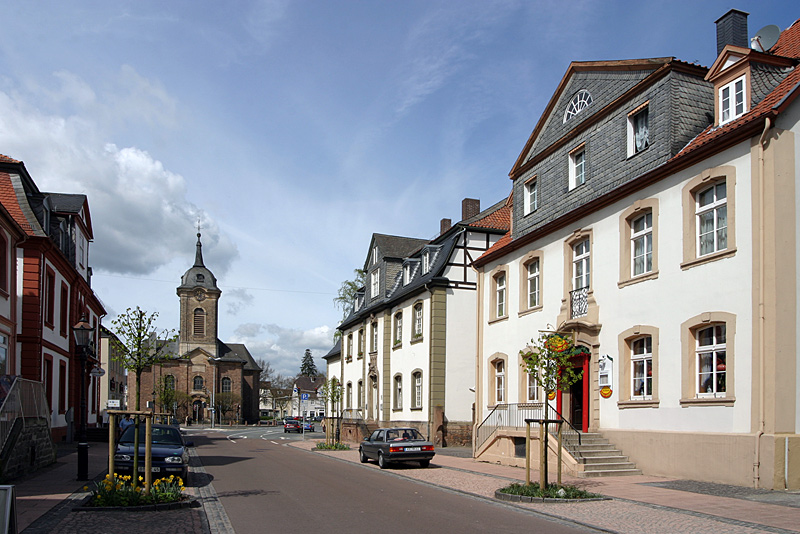 Umzug von Bad Arolsen nach Zypern per Container: Innenstadt Bad Arolsen – Foto: Wikimedia-Autor, CC BY-SA 3.0, via Wikimedia Commons Umzug von Bad Arolsen nach Zypern per Container: Innenstadt Bad Arolsen