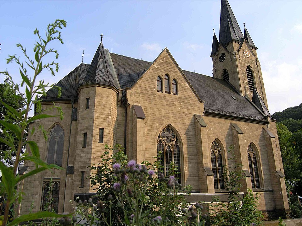 Umzug von Bad Breisig nach Zypern per Container: Evangelische Kirche Breisig in Bad Breisig – Foto: Anton Simons, CC BY 2.0 de, via Wikimedia Commons Umzug von Bad Breisig nach Zypern per Container: Evangelische Kirche Breisig in Bad Breisig