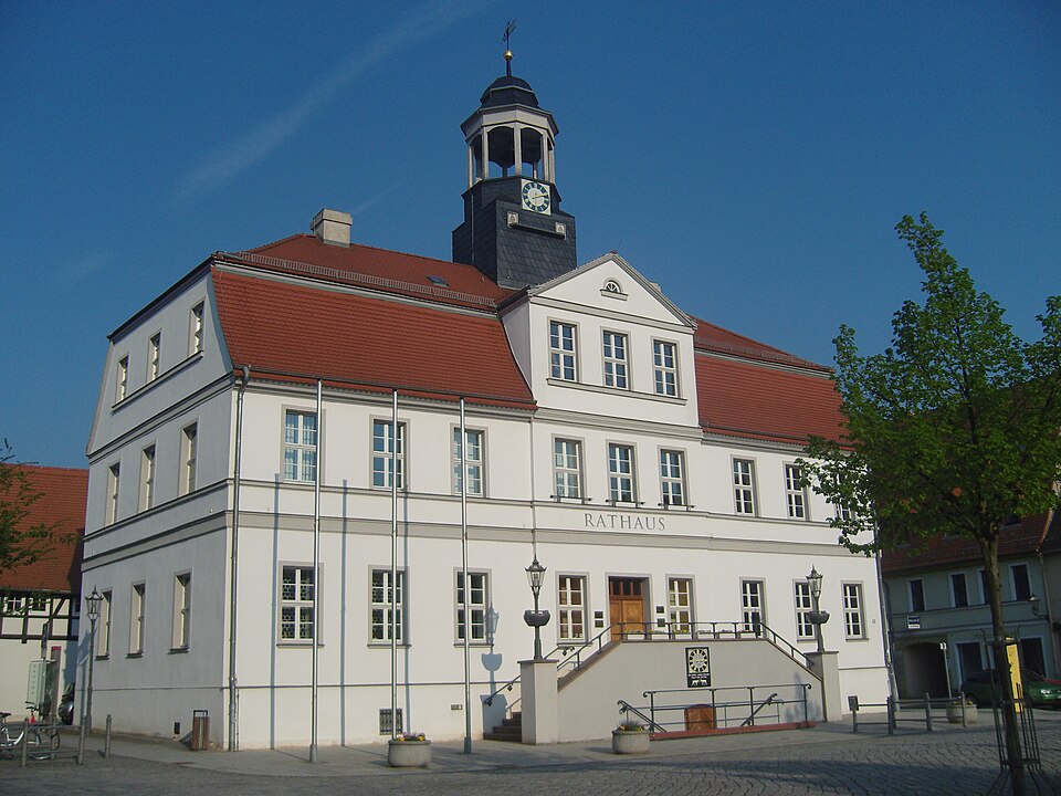 Umzug von Bad Düben nach Zypern per Container: Baddüben rathaus in Bad Düben – Foto: Z thomas, CC BY 3.0, via Wikimedia Commons Umzug von Bad Düben nach Zypern per Container: Baddüben rathaus in Bad Düben