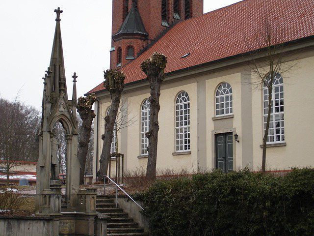 Umzug von Bad Fallingbostel nach Zypern per Container: Denkmal Quintus Icilius in Bad Fallingbostel – Foto: Wikimedia-Autor, Public domain, via Wikimedia Commons Umzug von Bad Fallingbostel nach Zypern per Container: Denkmal Quintus Icilius in Bad Fallingbostel