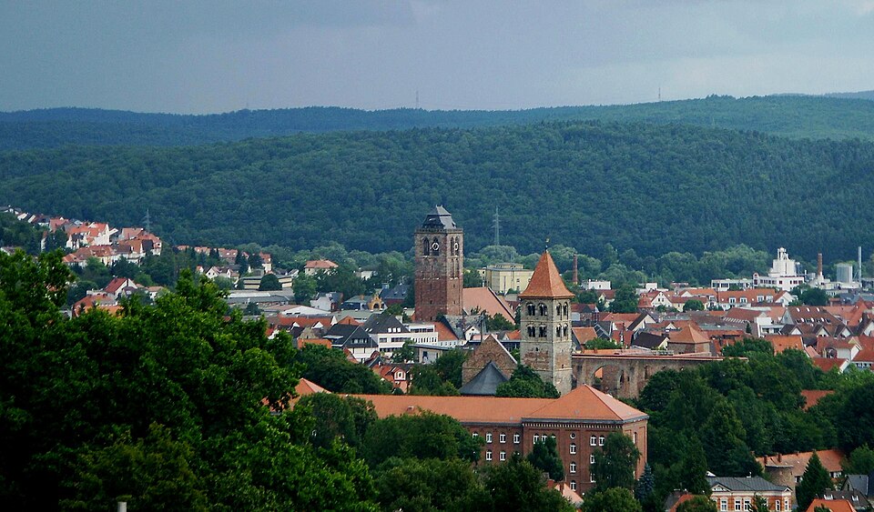 Umzug von Bad Hersfeld nach Zypern per Container: Hersfeld altstadt tageberg in Bad Hersfeld – Foto: 2micha, CC BY-SA 3.0, via Wikimedia Commons Umzug von Bad Hersfeld nach Zypern per Container: Hersfeld altstadt tageberg in Bad Hersfeld