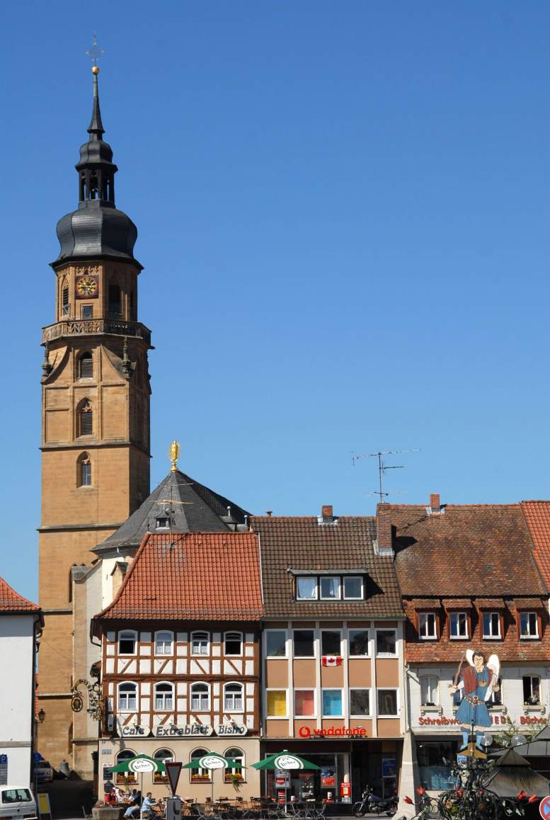 Umzug von Bad Königshofen im Grabfeld nach Zypern per Container: Bad Königshofen Stadtpfarrkirche in Bad Königshofen im Grabf