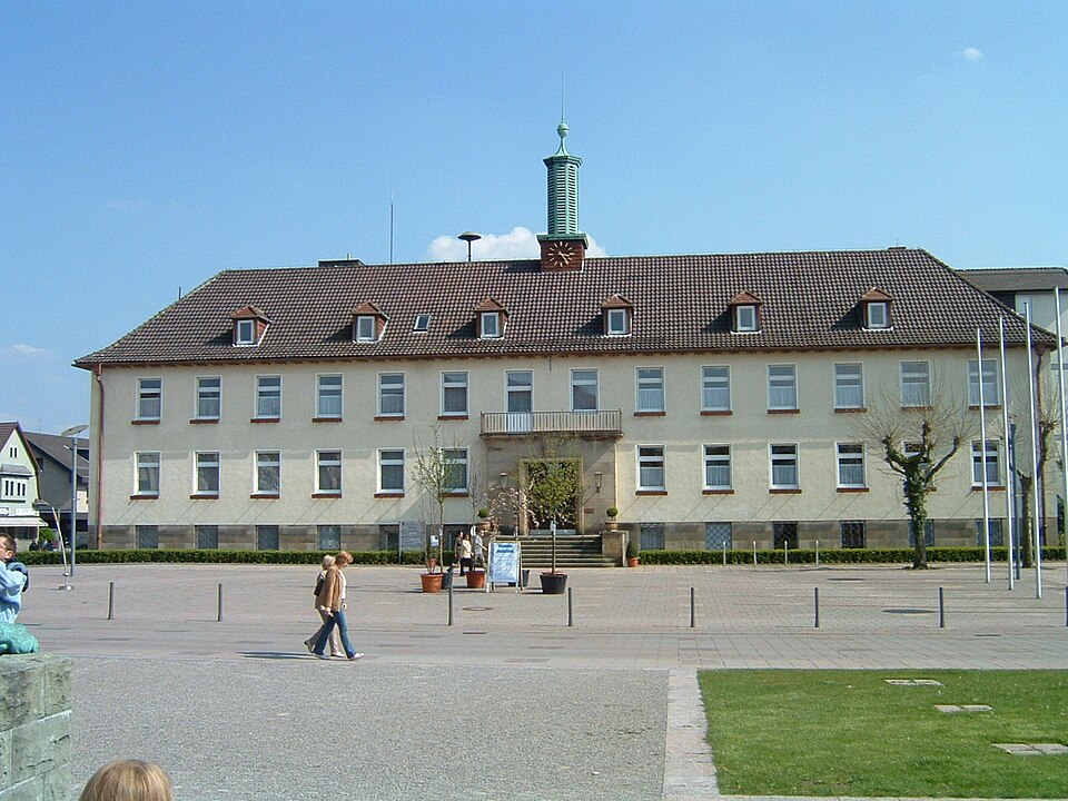 Umzug von Bad Lippspringe nach Zypern per Container: Bl rathaus in Bad Lippspringe – Foto: Photo by Gmoeller, CC BY 1.0, via Wikimedia Commons Umzug von Bad Lippspringe nach Zypern per Container: Bl rathaus in Bad Lippspringe