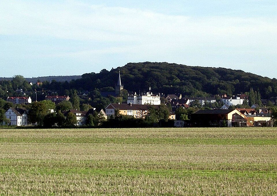 Umzug von Bad Nenndorf nach Zypern per Container: Stadtansicht Bad Nenndorf – Foto: Tortuosa at German Wikipedia, CC BY-SA 3.0, via Wikimedia Commons Umzug von Bad Nenndorf nach Zypern per Container: Stadtansicht Bad Nenndorf