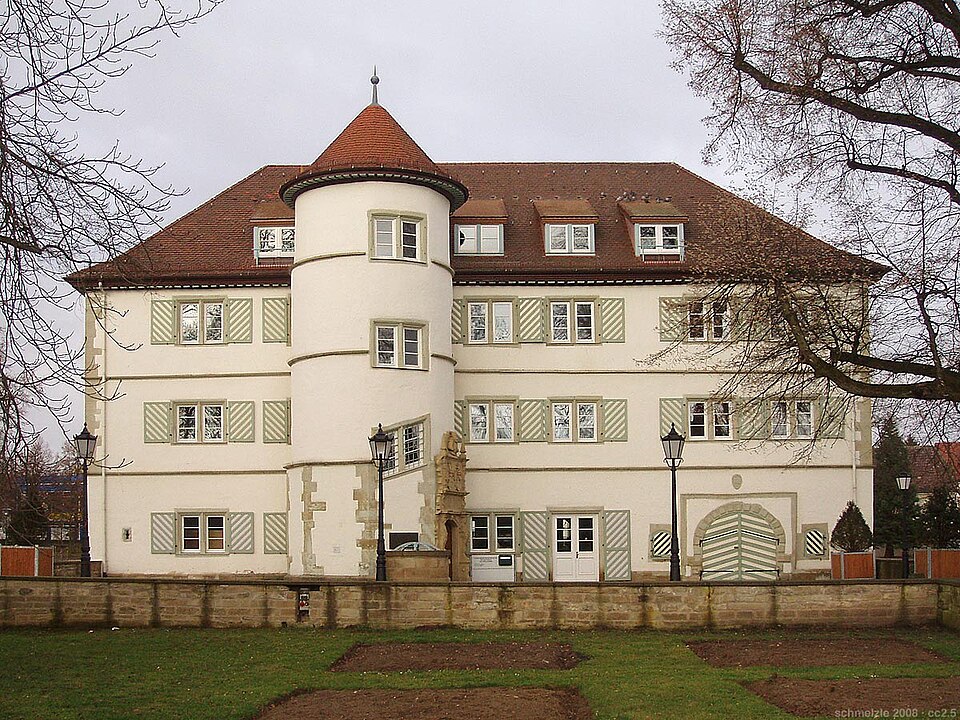 Umzug von Bad Rappenau nach Zypern per Container: Rappenau schloss suedseite in Bad Rappenau – Foto: p.schmelzle, CC BY-SA 3.0, via Wikimedia Commons Umzug von Bad Rappenau nach Zypern per Container: Rappenau schloss suedseite in Bad Rappenau