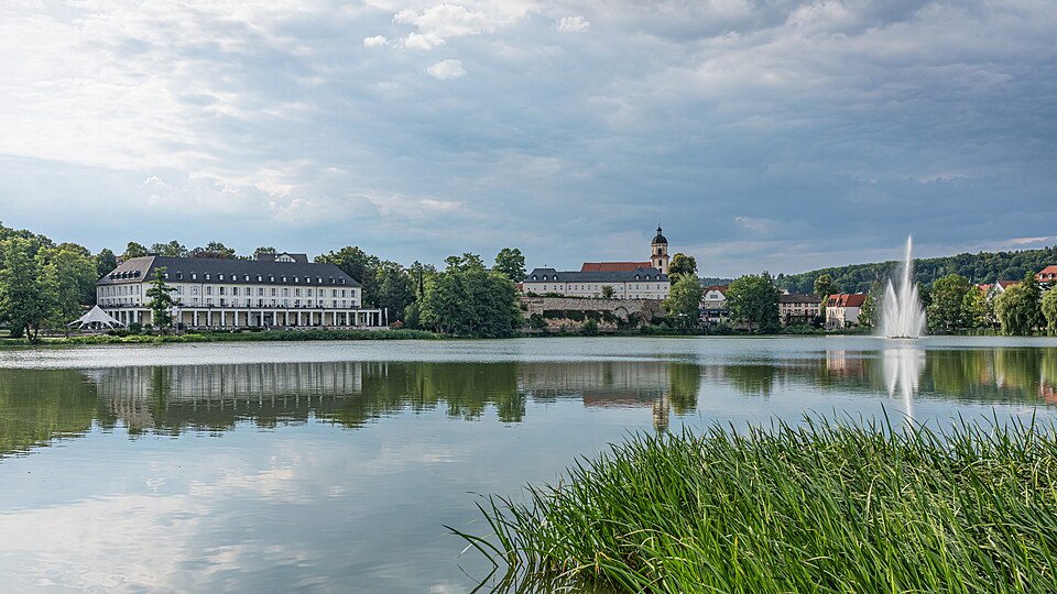 Umzug von Bad Salzungen nach Zypern per Container: Thuringia BadSalzungen Burgsee in Bad Salzungen – Foto: A.Savin, FAL, via Wikimedia Commons Umzug von Bad Salzungen nach Zypern per Container: Thuringia BadSalzungen Burgsee in Bad Salzungen