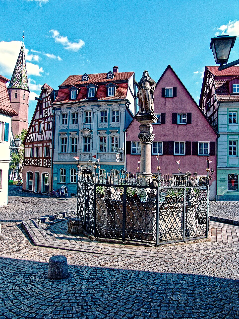 Umzug von Bad Windsheim nach Zypern per Palette: Stadtansicht Bad Windsheim – Foto: Tilman2007, CC BY-SA 3.0, via Wikimedia Commons Umzug von Bad Windsheim nach Zypern per Palette: Stadtansicht Bad Windsheim