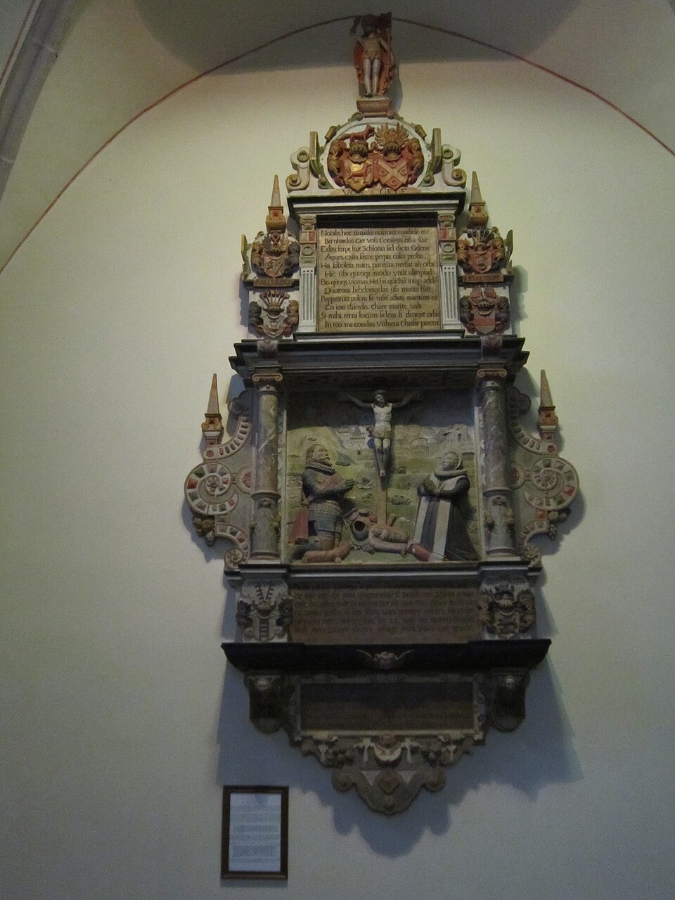Umzug von Bakum nach Zypern per Container: Bakum Voss-Epitaph – Foto: Corradox, CC BY-SA 3.0, via Wikimedia Commons Umzug von Bakum nach Zypern per Container: Bakum Voss-Epitaph