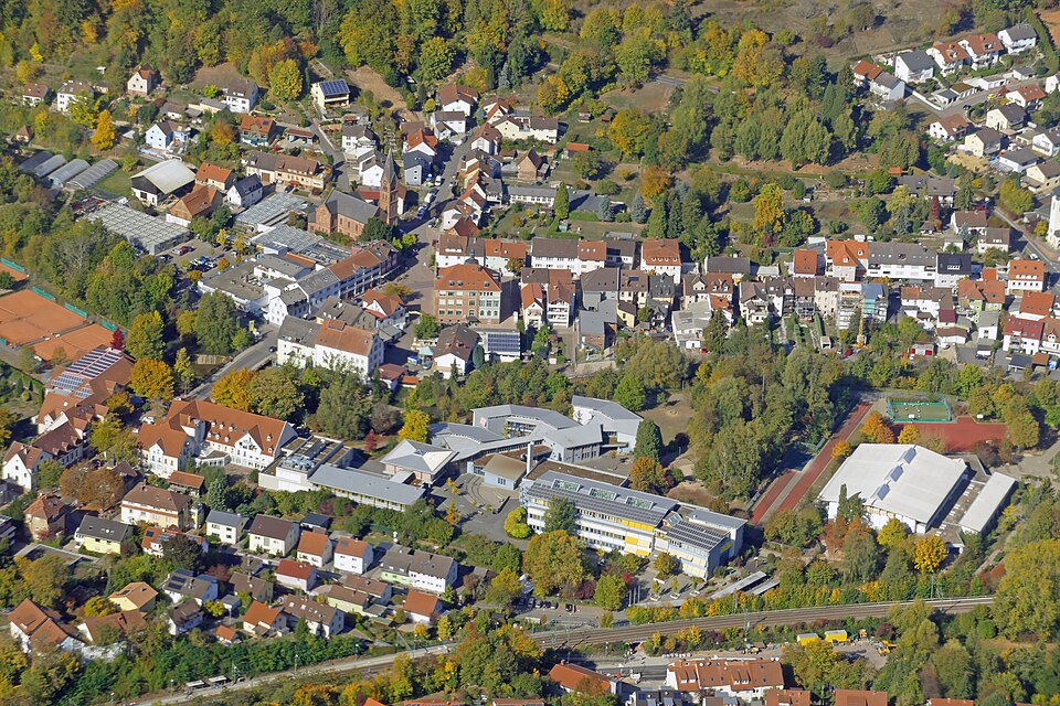 Umzug von Bammental nach Zypern per Container: Stadtansicht Bammental – Foto: Rolf Kickuth, CC BY-SA 3.0 de, via Wikimedia Commons Umzug von Bammental nach Zypern per Container: Stadtansicht Bammental