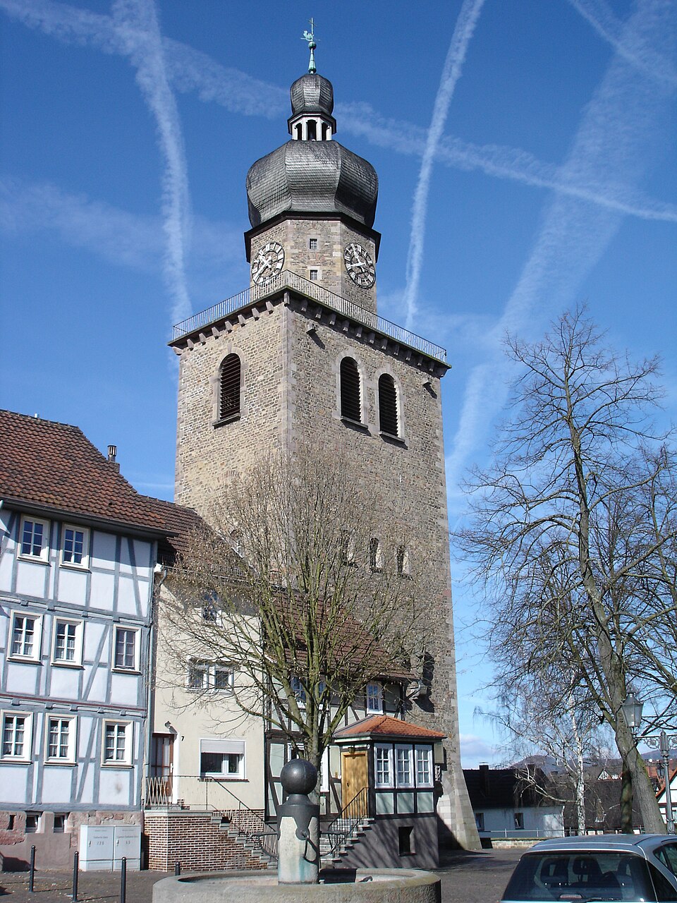 Umzug von Bebra nach Zypern per Container: Evangelische Kirche Bebra – Foto: Klaus Jesper, CC BY-SA 2.0, via Wikimedia Commons Umzug von Bebra nach Zypern per Container: Evangelische Kirche Bebra