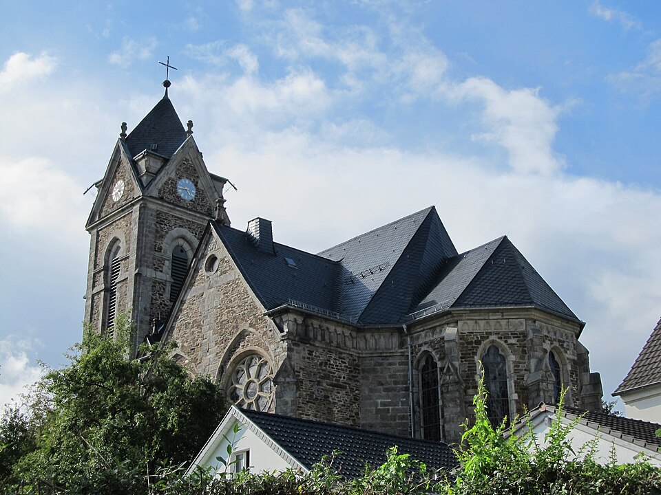 Umzug von Betzdorf nach Zypern per Container: Kreuzkirche Betzdorf – Foto: Dbawwsnrw, CC BY 3.0, via Wikimedia Commons Umzug von Betzdorf nach Zypern per Container: Kreuzkirche Betzdorf