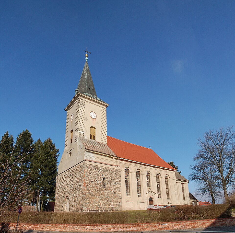 Umzug von Biesenthal nach Zypern per Container: Ev Kirche biesenthal rr – Foto: Marcela (talk), GFDL 1.2, via Wikimedia Commons Umzug von Biesenthal nach Zypern per Container: Ev Kirche biesenthal rr