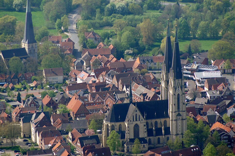 Umzug von Billerbeck nach Zypern per Container: Fotoflug Münsterland in Billerbeck – Foto: Günter Seggebäing, Coesfeld, CC BY-SA 3.0, via Wikimedia Commons Umzug von Billerbeck nach Zypern per Container: Fotoflug Münsterland in Billerbeck