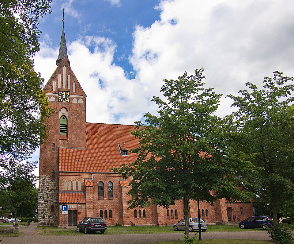 Umzug von Bispingen nach Zypern per Container: St.Antonius-Kirche in Bispingen IMG – Foto: losch, CC BY-SA 3.0, via Wikimedia Commons Umzug von Bispingen nach Zypern per Container: St.Antonius-Kirche in Bispingen IMG