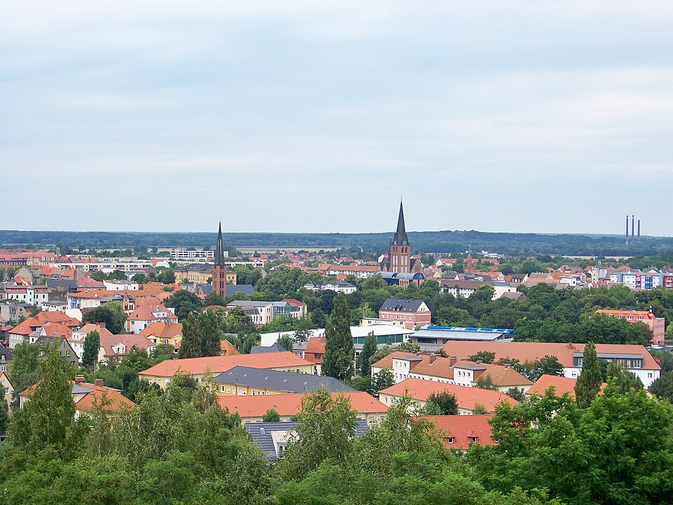 Umzug von Bitterfeld-Wolfen nach Zypern per Container: Stadtansicht Bitterfeld-Wolfen – Foto: Joeb07, CC BY 3.0, via Wikimedia Commons Umzug von Bitterfeld-Wolfen nach Zypern per Container: Stadtansicht Bitterfeld-Wolfen