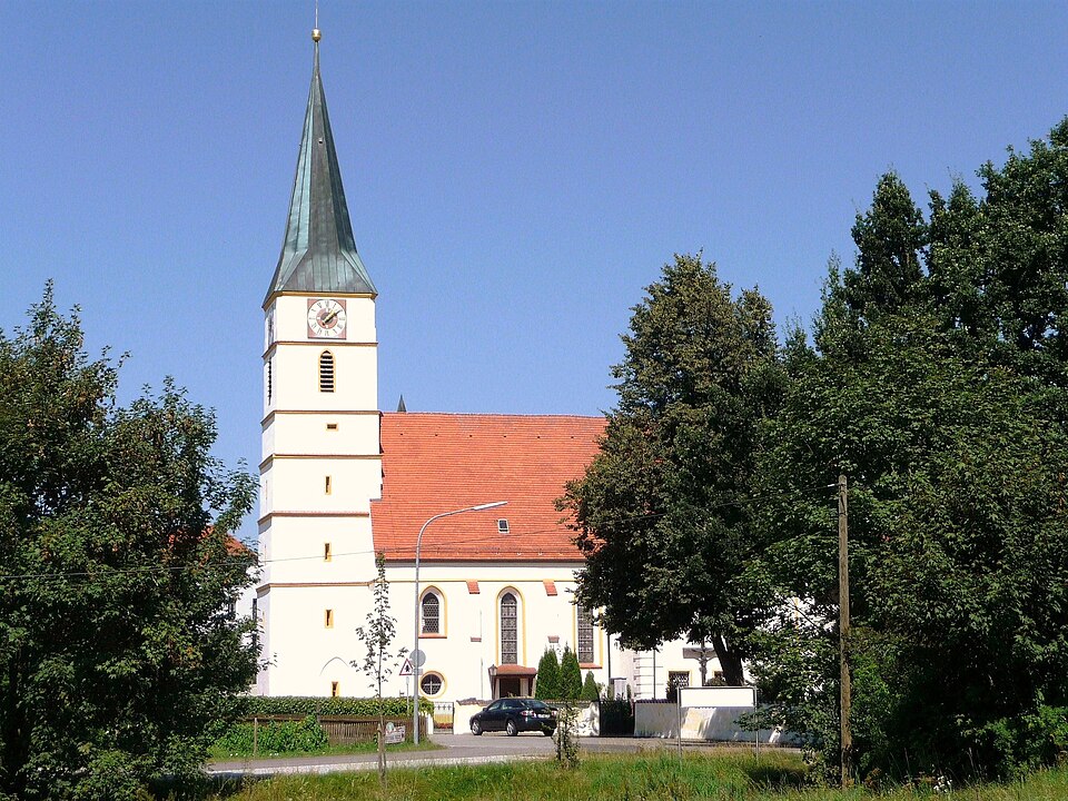 Umzug von Bodenkirchen nach Zypern per Container: Pfarrkirche Bodenkirchen – Foto: Konrad Lackerbeck, CC BY 3.0, via Wikimedia Commons Umzug von Bodenkirchen nach Zypern per Container: Pfarrkirche Bodenkirchen