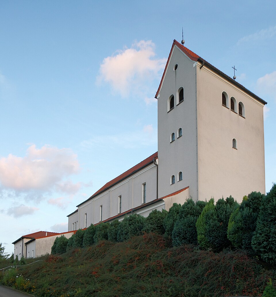Umzug von Bönen nach Zypern per Container: Boenen Christkoenig wp in Bönen – Foto: smial (talk), FAL, via Wikimedia Commons Umzug von Bönen nach Zypern per Container: Boenen Christkoenig wp in Bönen