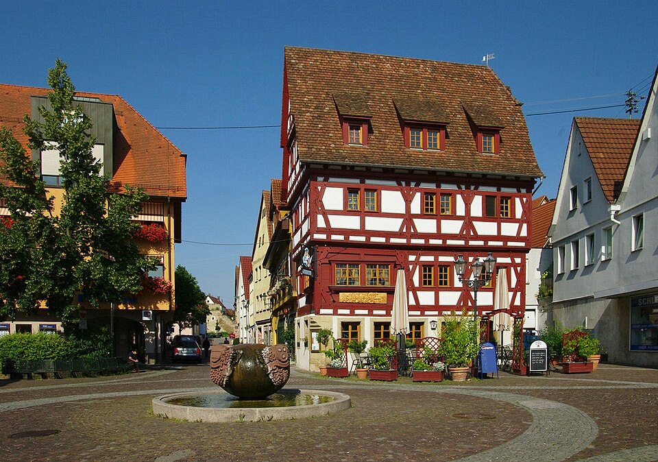 Umzug von Bönnigheim nach Zypern per Container: BW bönnigh am markt in Bönnigheim – Foto: Balou46, CC BY-SA 3.0, via Wikimedia Commons Umzug von Bönnigheim nach Zypern per Container: BW bönnigh am markt in Bönnigheim