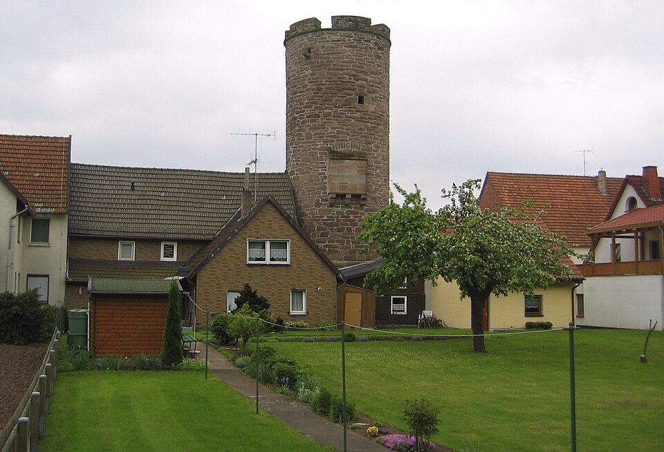 Umzug von Borgentreich nach Zypern per Container: Borgentreich Balkenturm – Foto: bdk, CC BY-SA 3.0, via Wikimedia Commons Umzug von Borgentreich nach Zypern per Container: Borgentreich Balkenturm