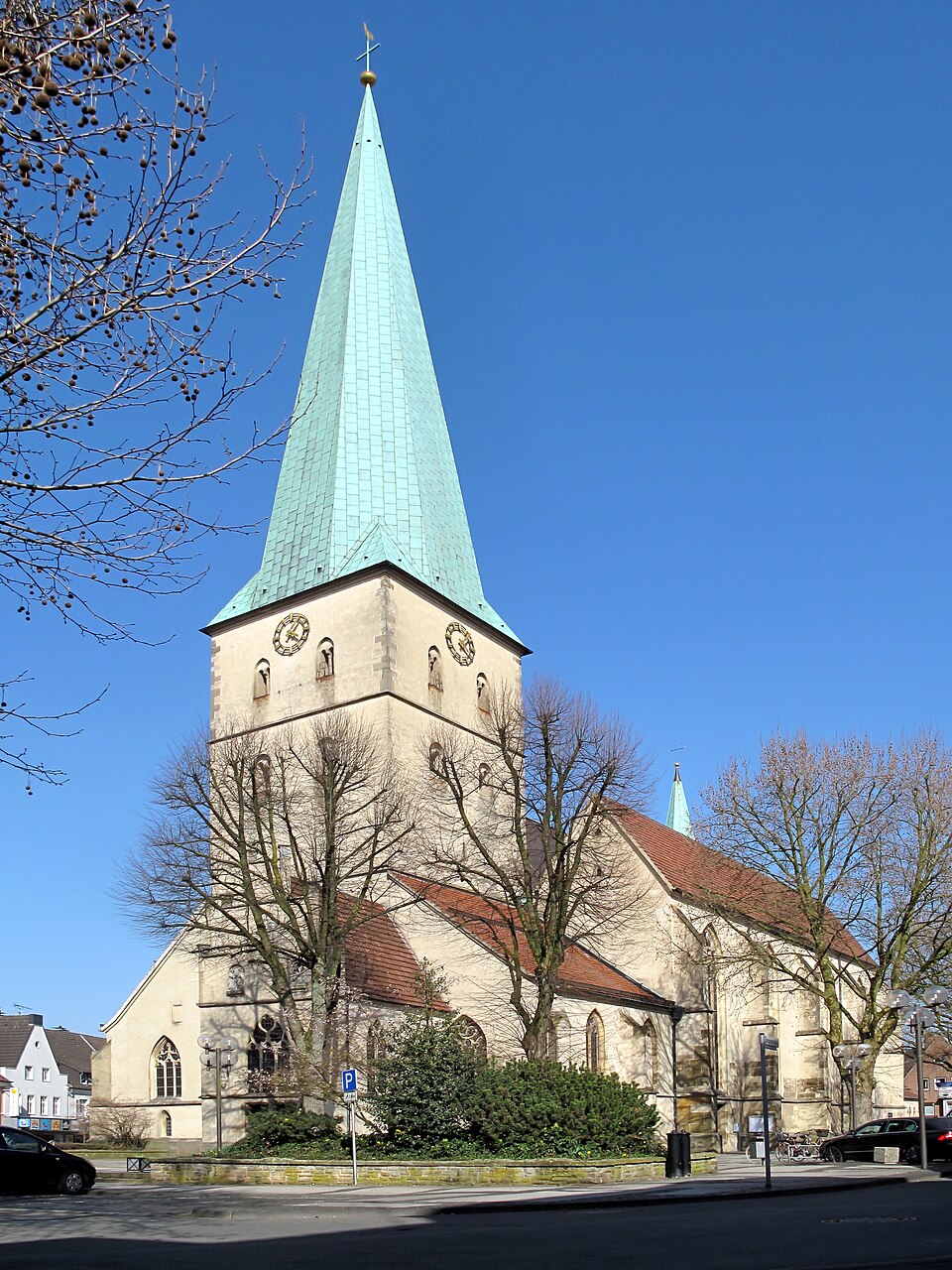 Umzug von Borken (Hessen) nach Zypern per Container: Borken, Propsteipfarre Sankt Remigius in Borken (Hessen) – Foto: Michielverbeek, CC BY-SA 3.0, via Wikimedia Commons Umzug von Borken (Hessen) nach Zypern per Container: Borken, Propsteipfarre Sankt Remigius in Borken (Hessen)