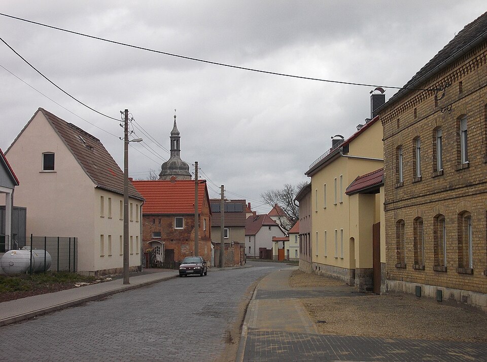 Umzug von Braunsbedra nach Zypern per Container: Stadtansicht Braunsbedra – Foto: Jwaller, CC BY-SA 3.0, via Wikimedia Commons Umzug von Braunsbedra nach Zypern per Container: Stadtansicht Braunsbedra