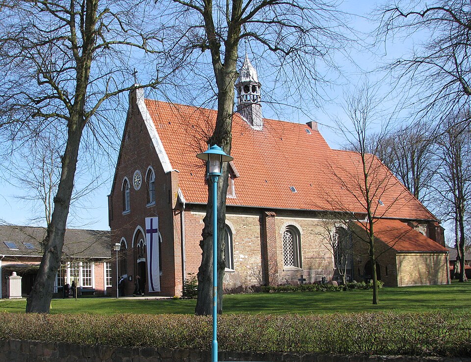 Umzug von Bredstedt nach Zypern per Container: St. Nicolai-Kirche zu Bredstedt – Foto: Goegeo, CC BY-SA 3.0, via Wikimedia Commons Umzug von Bredstedt nach Zypern per Container: St. Nicolai-Kirche zu Bredstedt