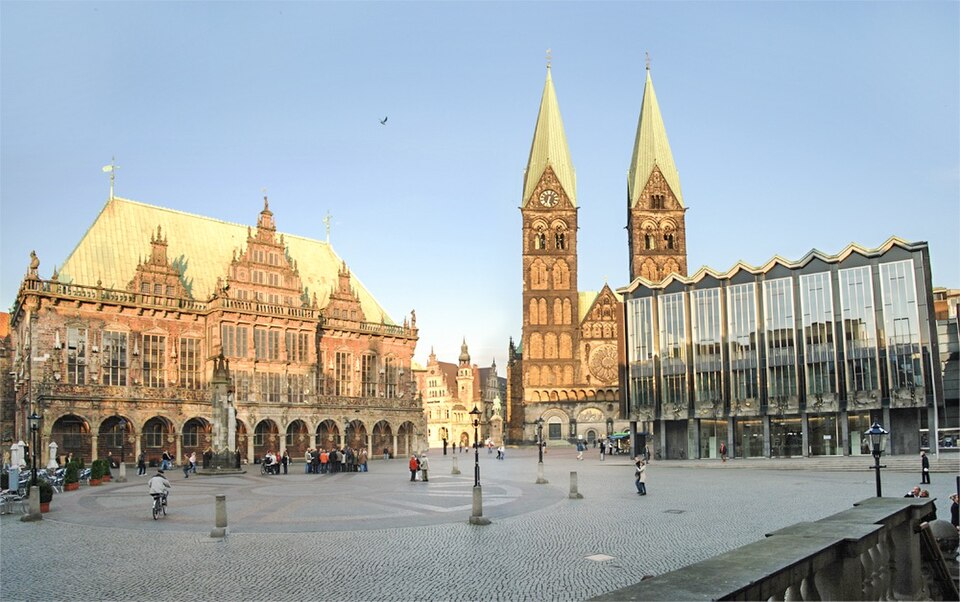 Umzug von Bremen nach Zypern per Container: Bremen Rathaus Dom Bürgerschaft – Foto: Klaus Grünberg, CC BY-SA 3.0, via Wikimedia Commons Umzug von Bremen nach Zypern per Container: Bremen Rathaus Dom Bürgerschaft