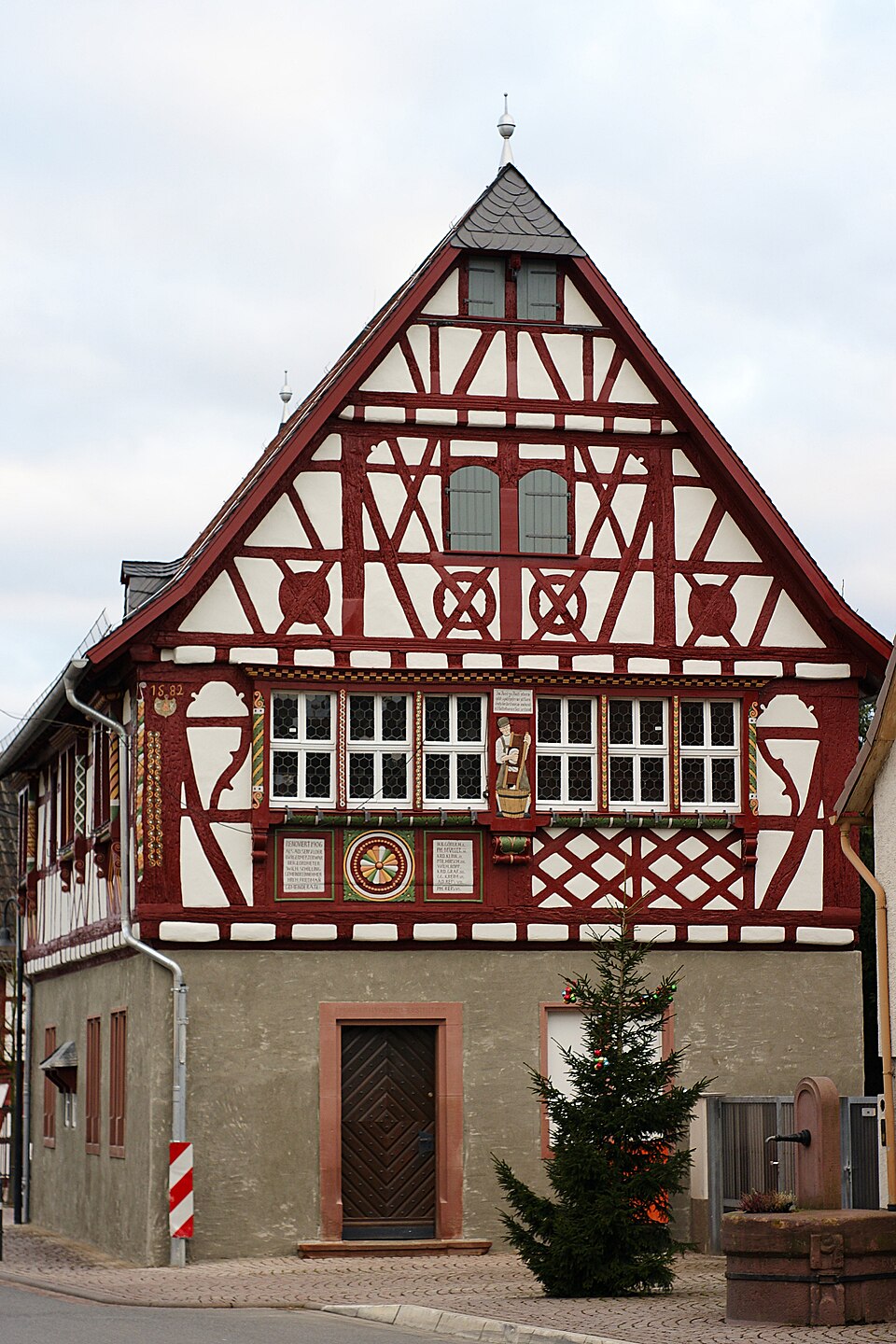 Umzug von Büttelborn nach Zypern per Container: Buettelborn Altes Rathaus in Büttelborn – Foto: Alexander Klink, CC BY 3.0, via Wikimedia Commons Umzug von Büttelborn nach Zypern per Container: Buettelborn Altes Rathaus in Büttelborn
