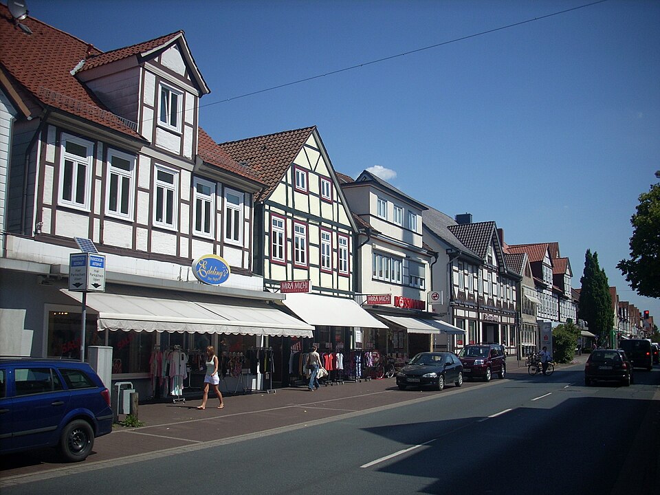 Umzug von Burgdorf nach Zypern per Container: Burgdorf Marktstrasse West – Foto: Rabanus Flavus, Public domain, via Wikimedia Commons Umzug von Burgdorf nach Zypern per Container: Burgdorf Marktstrasse West