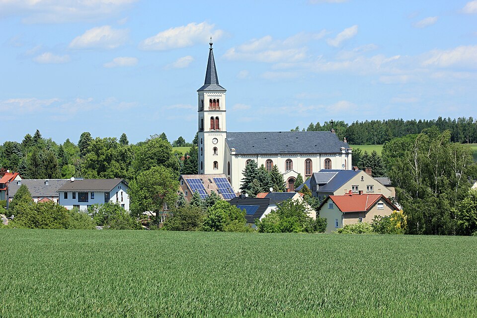 Umzug von Callenberg nach Zypern per Container: Kirche in Callenberg. Sachsen.IMG – Foto: Kora27, CC BY-SA 4.0, via Wikimedia Commons Umzug von Callenberg nach Zypern per Container: Kirche in Callenberg. Sachsen.IMG