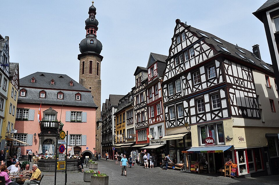 Umzug von Cochem nach Zypern per Container: Germany , Rhineland-Palatinate, Cochem, Markt – Foto: Vincent van Zeijst, CC BY-SA 3.0, via Wikimedia Commons Umzug von Cochem nach Zypern per Container: Germany , Rhineland-Palatinate, Cochem, Markt