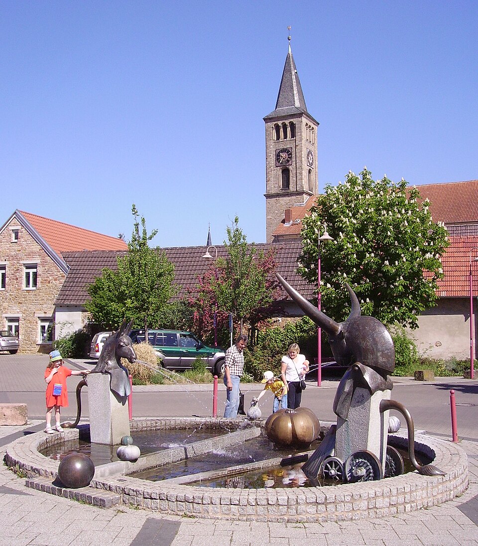 Umzug von Dannstadt-Schauernheim nach Zypern per Container: Brunnen Dannstadt in Dannstadt-Schauernheim – Foto: --Immanuel Giel 12:37, 21 May 2008 (UTC), Public domain, via Wikimedia Commons Umzug von Dannstadt-Schauernheim nach Zypern per Container: Brunnen Dannstadt in Dannstadt-Schauernheim