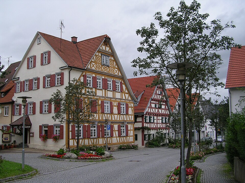 Umzug von Deizisau nach Zypern per Container: Stadtansicht Deizisau – Foto: User: Dravot, own work, CC BY 2.5, via Wikimedia Commons Umzug von Deizisau nach Zypern per Container: Stadtansicht Deizisau