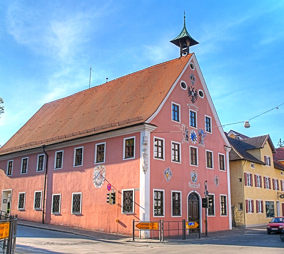 Umzug von Dießen am Ammersee nach Zypern per Palette: Dießen, Rathaus (HDR) in Dießen am Ammersee