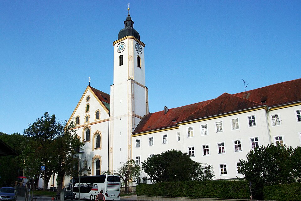 Umzug von Dietramszell nach Zypern per Container: BY dietramszell klosterkirche – Foto: Bgabel, CC BY-SA 3.0, via Wikimedia Commons Umzug von Dietramszell nach Zypern per Container: BY dietramszell klosterkirche
