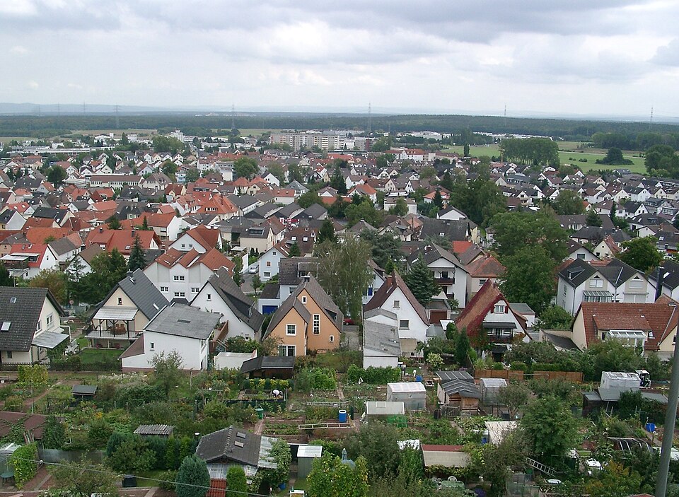Umzug von Dietzenbach nach Zypern per Container: Dietzenbach von Oben – Foto: Rudolf Stricker, Public domain, via Wikimedia Commons Umzug von Dietzenbach nach Zypern per Container: Dietzenbach von Oben