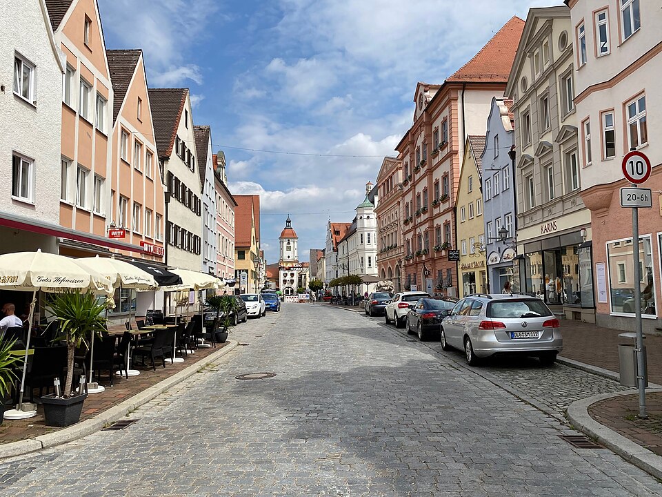 Umzug von Dillingen an der Donau nach Zypern per Palette: GER Dillingen an der Donau, Königstraße