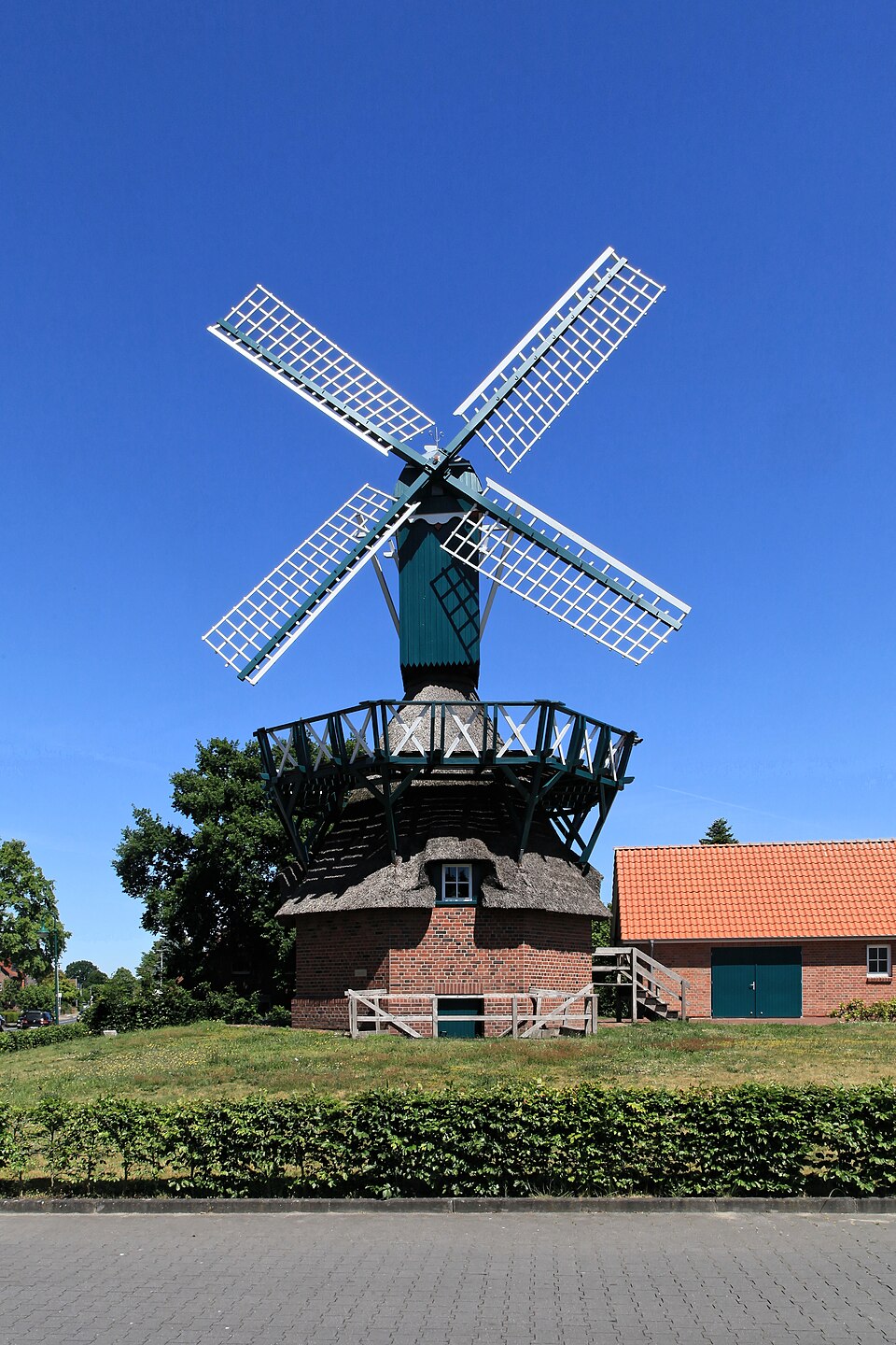 Umzug von Edewecht nach Zypern per Container: Hauptstraße, Kokermühle ies in Edewecht – Foto: Frank Vincentz, CC BY-SA 3.0, via Wikimedia Commons Umzug von Edewecht nach Zypern per Container: Hauptstraße, Kokermühle ies in Edewecht