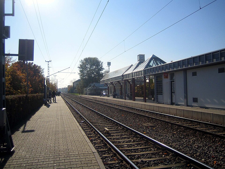 Umzug von Eggenstein-Leopoldshafen nach Zypern per Container: Stadtansicht Eggenstein-Leopoldshafen – Foto: User Antifaschist 666 on de.wikipedia, CC BY-SA 3.0, via Wikimedia Commons Umzug von Eggenstein-Leopoldshafen nach Zypern per Container: Stadtansicht Eggenstein-Leopoldshafen