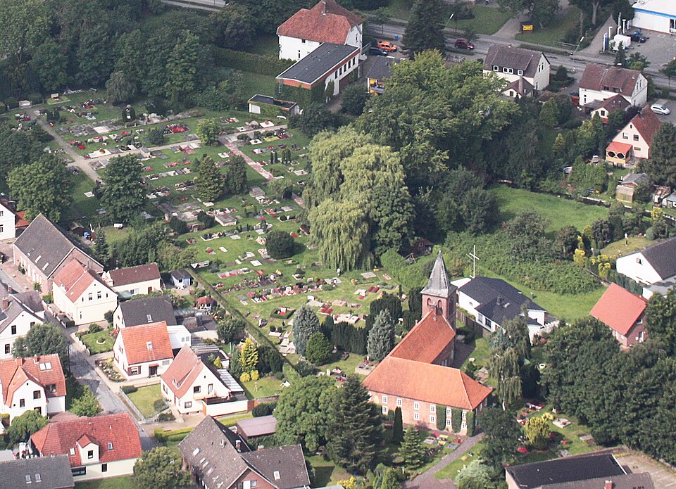 Umzug von Elsfleth nach Zypern per Container: erster flug in Elsfleth – Foto: Bin im Garten, CC BY-SA 3.0, via Wikimedia Commons Umzug von Elsfleth nach Zypern per Container: erster flug in Elsfleth